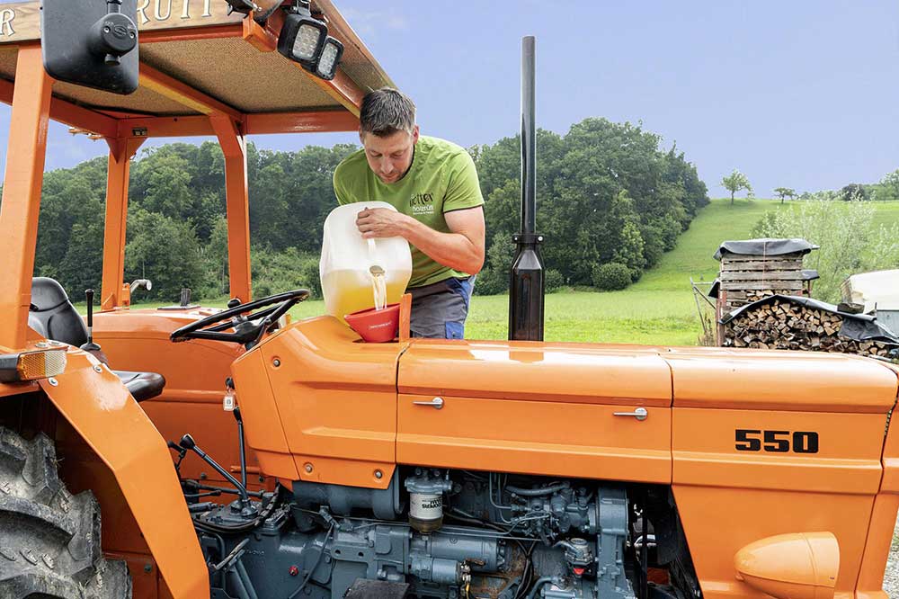 BIRCHMEIER 72600499 Trichter G19, 19 x 12.5 x 21 cm, oval, rot – Bild 4