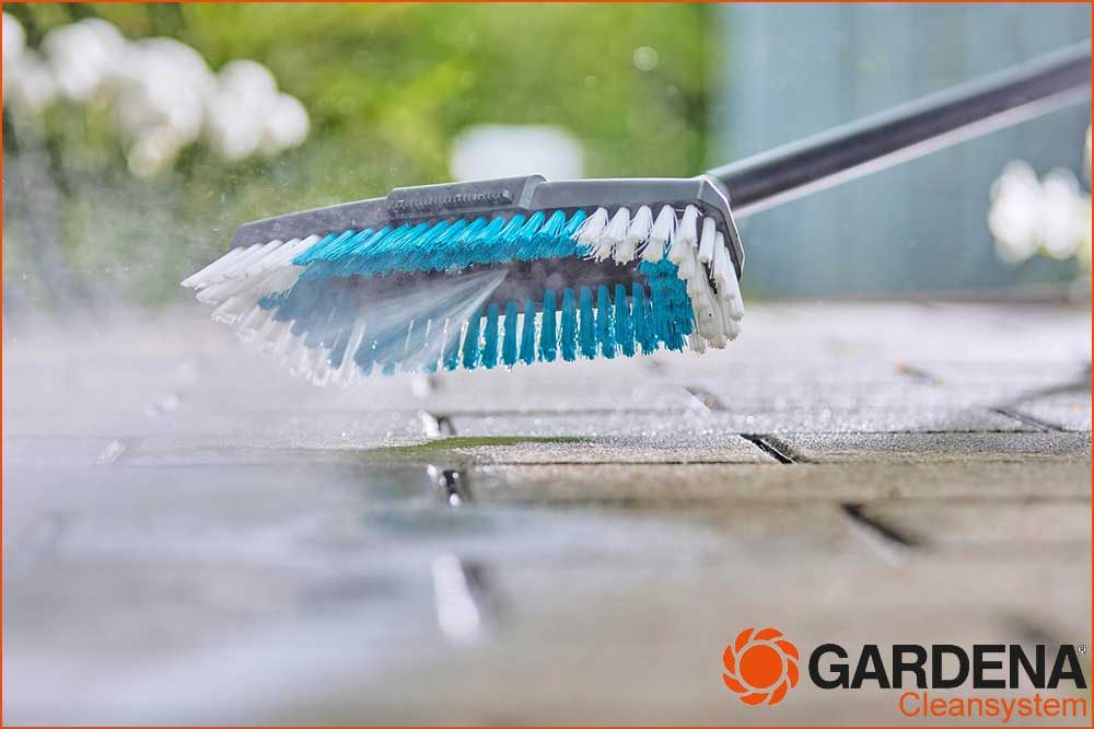 GARDENA 18816-20 cleansystem Stielbürste hard für robuste Flächen – Bild 4