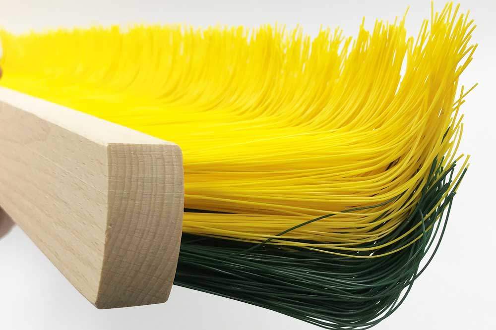 Fritze Krallenbesen Hof und Garten XL, 65 cm, grün und gelbe Borsten – Bild 2